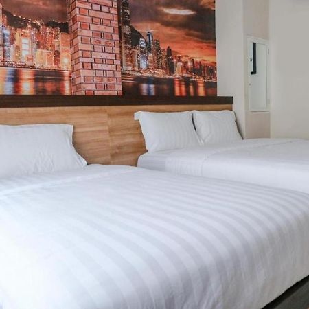 Noura Guest House Syariah Malang Kültér fotó